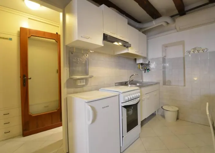 Carlo's By Venicevillas *