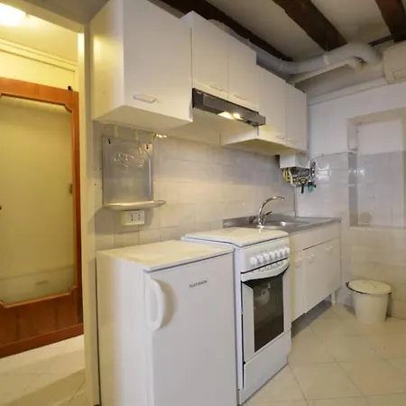 Carlo's By Venicevillas *