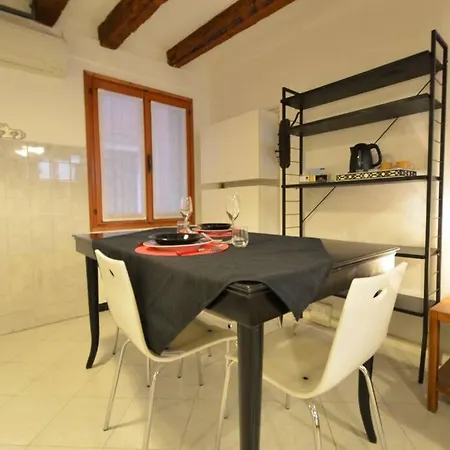 Carlo's By Venicevillas Apartment *